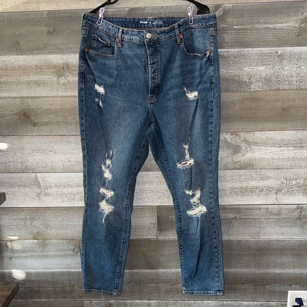 Old Navy Women’s Pop Icon Skinny Ultra High Rise Distressed Denim Jeans